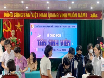 Tổ chức nhập học cho tân học sinh, sinh viên hệ song bằng